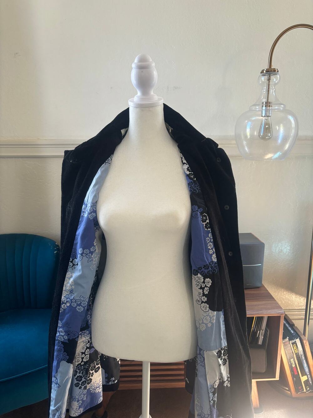 Anthropologie Black Corduroy Ruffle Hem Jacket Size 6 Puff Sleeve Floral Lining